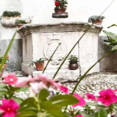 L'antico Pozzo 아파트 *