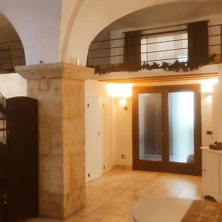 L'antico Pozzo 아파트 술모나